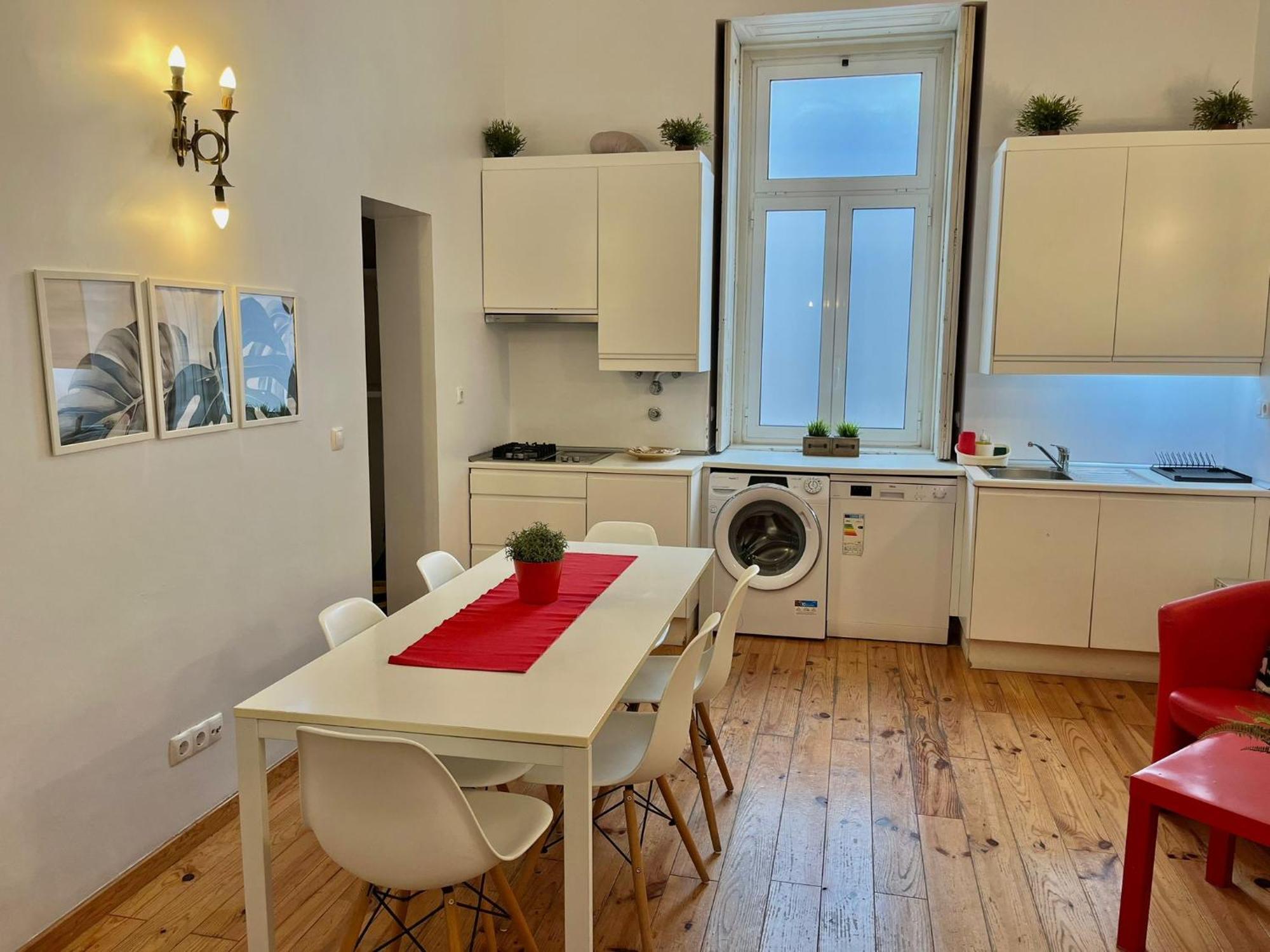 3 Bedroom, 2 Bathroom - Palma Residence Лиссабон Экстерьер фото